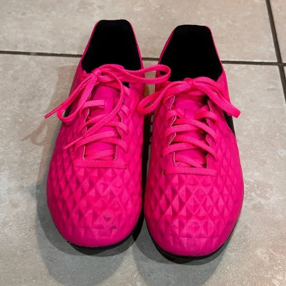 Nike Neon Pink Tiempo Soccer Cleats -Size 5Y - Picture 1 of 6